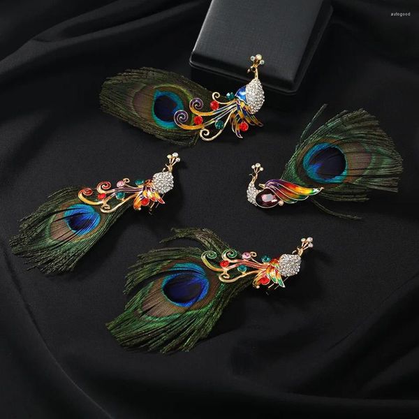 Broches TRENDY Elegant Peacock Feather Broche Broche Femme Femme Corrigeur haut de gamme Châle de boucle de boucle de boucle