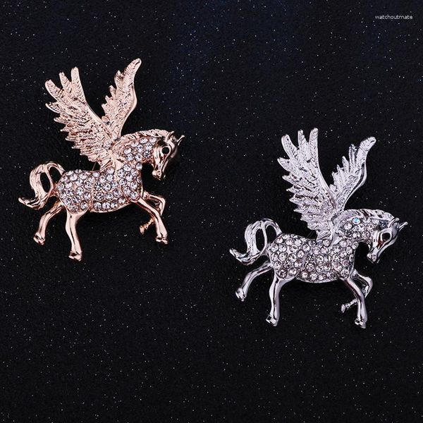 Broches Trendy Man's Metal Flying Horse Crystal Brooch Pins Angle Angle Angle Wing Badge Pin d'anniversaire Cadeaux