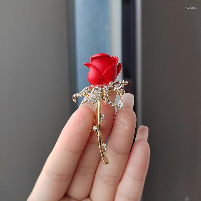 Brosches tulpan rose brosch för kvinnor elegant corsage mode röda blomsternål klänning lyx zirkon smycken tillbehör parti gåvor