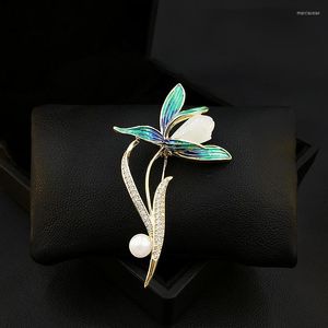 Broches uniek ontwerp magnolia broche high-end vrouwen bloemenpen vaste kleding decoratiepak ornament parel strass sieraden