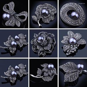 Broches Vintage noir perle cristal fleur broche Rosette broches pour femmes élégant bijoux de mariage robe Corsage 2023