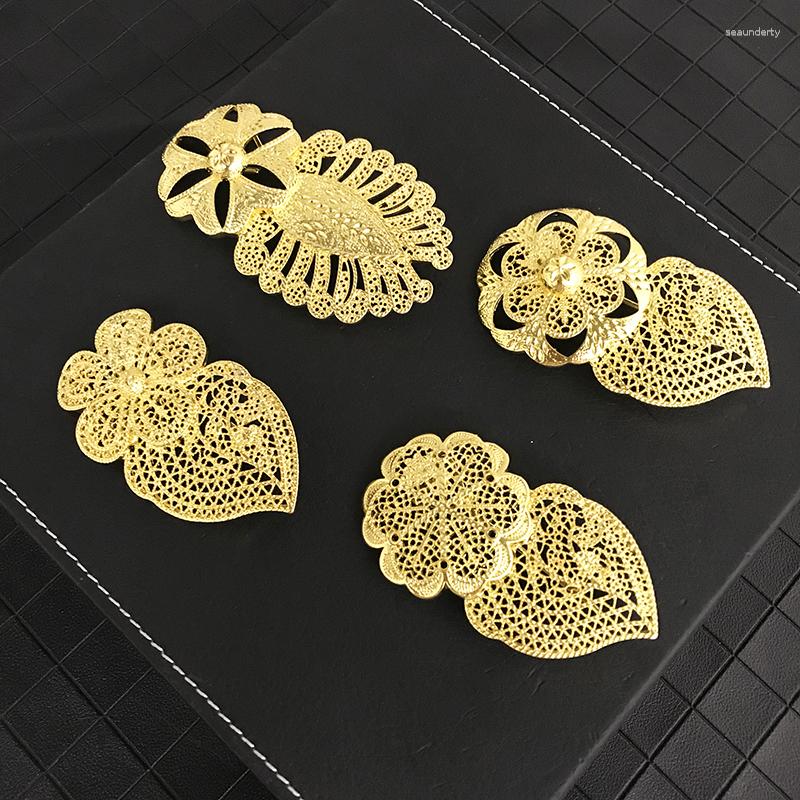 Brooches Vintage Metal Brooch Hollowed-out Flowers Design Fine Jewelry Women's Clothing Corsage Accessories Wholesale Gifts For Girls