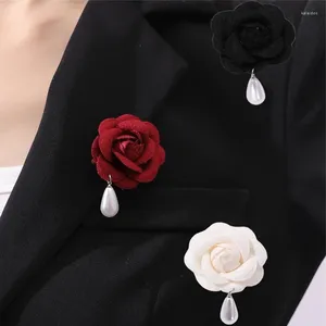 Broches Vintage blanc grâce perle broche pour les femmes élégant doux camélia fleur gland broche épingles vêtements bijoux de mariage cadeaux