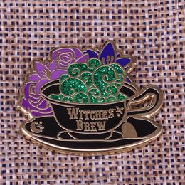 Broches sorcières brasser émail broche Badge tasse de thé fleur broche Halloween féministe bijoux décor