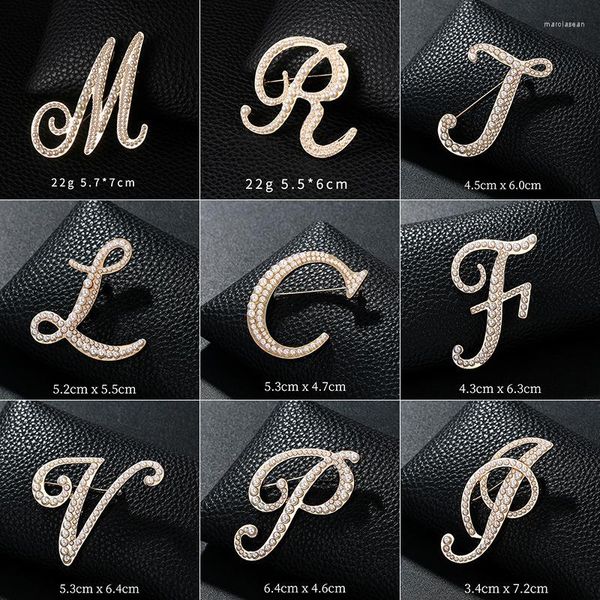 Broches femmes A-Z 26 grande lettre alliage perle Alphabet anglais métal boucle broches Corsage mignon bijoux accessoires cadeau de noël