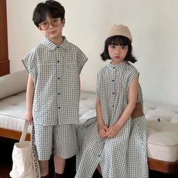 Vêtements de frère et soeur pour jumeaux Boy and Girl Matching Clothing Korean Children Tentifit Baby Summer Robe Kids Two Piece Sets 240529