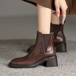 Bottes Chelse Vintage marron noir pour femme, bottes courtes à talons hauts et épais, hiver 2023