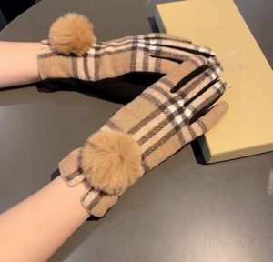 Bruin merk Luxe Designer kasjmier Handschoenen Dames Wollen Handschoenen Hoge kwaliteit Dame Haarbal Handschoen Winter Mode Accessoires Met Doos