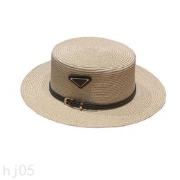 Bruine cappelli ontwerper Straw Hat Mens Luxe hoed vaste kleur riem driehoek casquette klassiek buitenshuis reizen strandhoed dames vintage trendy pj066