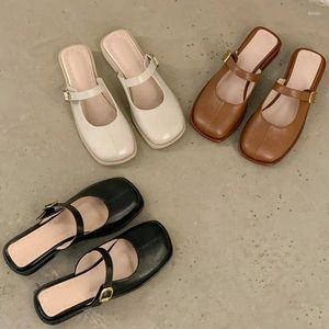 Bruin gesloten putjes handgemaakte sandalen teen Koreaanse stijl meisjes slippers kleine maat 33 casual flats slip-on schoenen vrouwen glijbanen muilezels 532