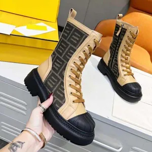 24ss Bruin Domino Lace Up Biker Knielengte Platform Designer Dameslaarzen Echt leer Canvas splitsing zeeschelp ronde kop Martin laars Platform Platte hak