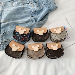 Bolso de flores marrón Llaveros Anillos para niños Diseño de dibujos animados de moda Cuero de PU Mujeres Niñas Bolso Encantos Llaveros de coche Soporte para teléfono Accesorios de joyería lindos