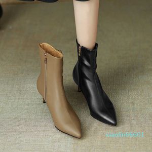 Botas cortas de tacón alto marrón Botines de otoño e invierno para mujer Tacones pequeños de cuero suave de color caqui negro Tacones finos franceses puntiagudos blancos Delgados