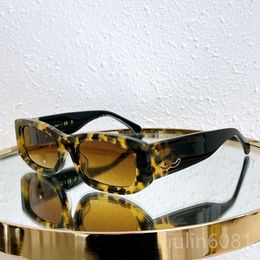Lentins marron Lunettes de soleil noires pour femmes hommes Rose Anti-UV400 Des lunettes de soleil créatrices célèbres Classic Classic Retro Luxury Fashion with Box Channel 5525