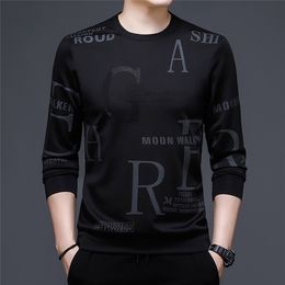 BROWON Sprign otoño camiseta negra para hombre de manga larga con cuello redondo tendencia de moda estampado de letras camiseta delgada para hombres ropa de calle 220408