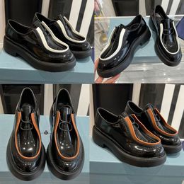 Geborsteld leren veterschoenen designer loafers 1E280N dames loafer verfijnde allure vindt een archiefstijl opnieuw uit op een eigentijdse manier dimensionaal esthetisch gebonden