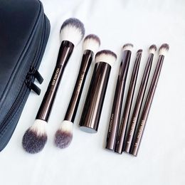 Brushes Juego de brochas de maquillaje de reloj de arena, juego de viaje VEGANO con bolsa, pelo sintético suave, mango de Metal, Kit de brochas cosméticas de lujo