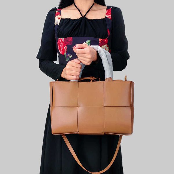 Bolsas de arco de alta calidad Btteca Vanata para mujeres en venta Bolsa de bolsas de cuero y cuero de vaca moda