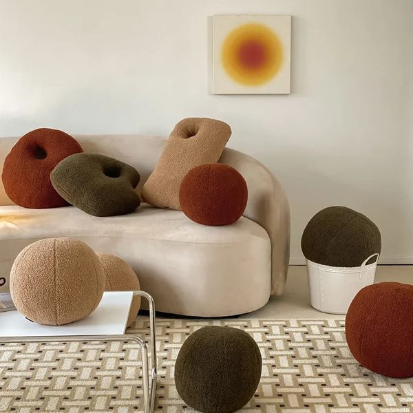 Bubble Kiss Bola de lana en forma de color sólido relleno sofá cojín almohada para sofá rollo pintura al óleo tablero felpa oficina almohada 240111