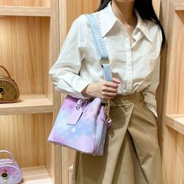 Embet Bag Designer Hot Sale High End For Womens Version Modieuze bedrukte een schouderhandtas Grote capaciteitsgradiënt Tote