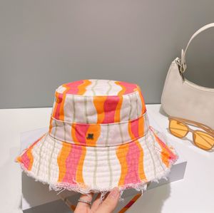 Chapeau seau casquette chapeaux de créateurs chapeaux de luxe femmes imprimé toile de jute étiquette dorée mode uni teint chapeau de soleil hommes toile couples bord de mer vacances été chapeaux décontractés cent