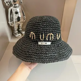 Baquet Hat Designer Boneie Cap Luxury Hat NOUVEAU HAT TOIT HAT HAP Men Hat Cashmere Alphabet Personnalisé Street Style Coupages Headswear Outdoor Fashion Stretch Good 12584