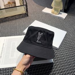 Hat de seau Designer chapeau de seau de luxe chapeau couleur couleur matériau de casquette modèle de conception de mode de conception