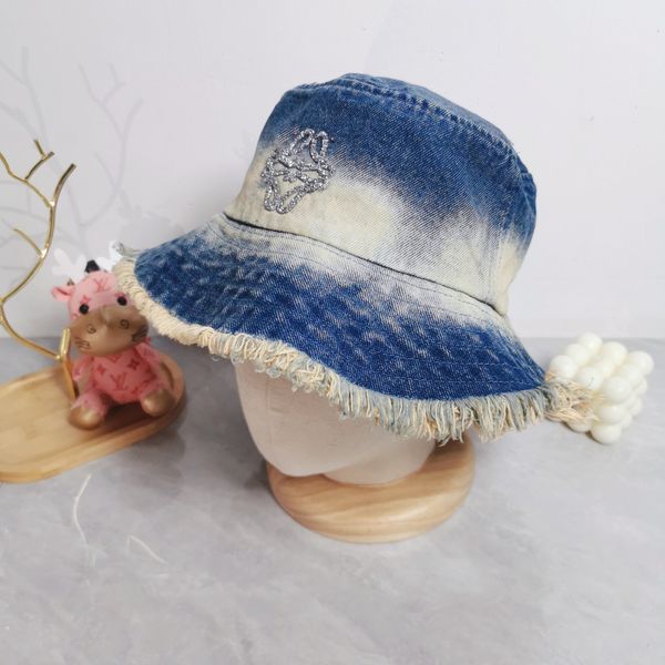 Chapeau de seau chapeau de seau de créateur chapeau de luxe chapeau décontracté personnalisé grand bord style de rue rétro quatre saisons peut porter un tour de tête 55-58 cm