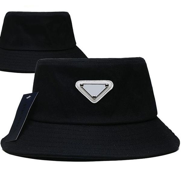 Diseñadores de sombreros de cubo Sombreros de lujo Color sólido Diseño de letras de metal Moda Sombrilla Gorra Temperamento Sombrero versátil Pareja Viajes Wea267b