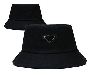 emmer hoed heren designer hoed voor dames cap zon hoeden reizen caps outdoor straat sport brede rand hoeden geëmailleerde driehoekige metalen logo effen emmer hoeden