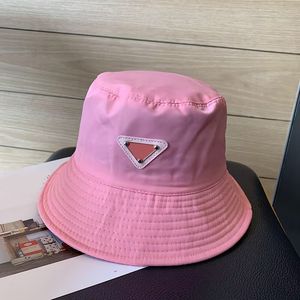 Chapeaux seau pour dames designers de luxe casquette décontracté soleil extérieur couleurs unies cadeau d'anniversaire délicat nylon classique garçon rose casquettes de créateurs populaires pour hommes