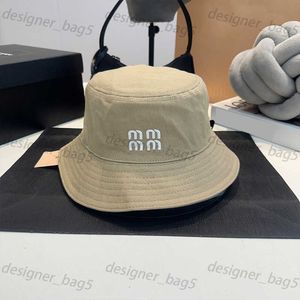 Chapeaux de seau pour hommes pour femmes Brim Hats de créateurs Caps de chapeaux d'étudiant Style Couple de style tendance