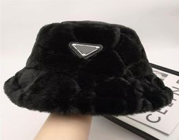 Seau en peluche chapeau bonnets designer hommes femmes casquette extérieure automne hiver bonnet casquettes pêcheur seaux chapeaux mode haute qualité1855599