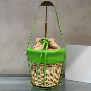 Cubo Bolso de paja Cesta de verduras Bolsos de playa de verano Mujeres Hombro Crossbody Monedero Cuero de vaca Lafite Hierba Tejido Bolso de viaje Bolso interior Cordón Encuadernación Totes