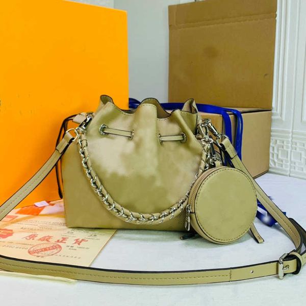 Bolso de diseñador Cubo Mujer Crossbody Correas de hombro largas Bolsa Curva Piel de becerro Bolso de cuero Monedero de moda Flor vieja Señora Bolsas de asas Etiqueta Clave