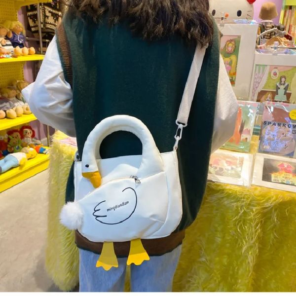 Seaux coréens femmes sac à main canard mignon 2022 Nouvelle personnalité créative créative de messager drôle de dessin animé girl bag femelle