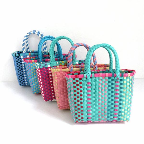 Seaux petits sacs tissés, bande en plastique couleur, petit sac carré, changement de poche, sac de messager de plage d'été mignon