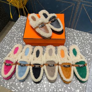 Zapatillas de gamuza adornadas con hebilla Mocasines Shearling Mules Zapatos con punta cerrada Resbalón casual en pisos para piel de becerro Mujer Diseñadores de lujo Zapato con caja