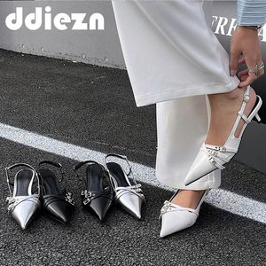 Boucle moderne 752 Sandales STRAP Footwear Women Fashion Fashion Sallow Ladies High Heels Chaussures Femme Pompes 4 cm Tlides 240223 20243 574 20243 2024 57