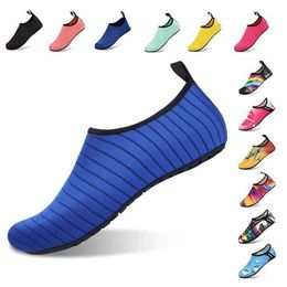 BUFEIPAI Chaussures d'eau pour femmes et hommes Chaussures d'été pieds nus Chaussettes aquatiques à séchage rapide pour plage, natation, exercice de yoga, chaussures aquatiques Y220518