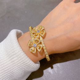 BUIGARI FIOREVER bracelet fleur pour femme diamant plaqué or 18 carats plus haute qualité de style classique mode ne se fanent jamais cadeaux premium 029