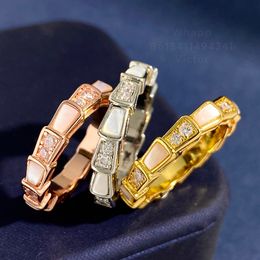 Buigari Snaketail Scale Ring para Woman Diamond Gold Chapado 18K Tamaño 6 7 8 Reproducciones oficiales Regalo de estilo clásico para novia con caja 007