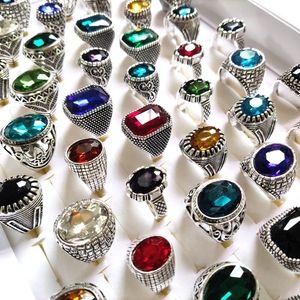 Lots en vrac 30pcs Multi-styles Mix Big Zircon Stone Silver Rings pour femmes Vintage Mens Luxury Antique Crystal Rings Wholesale Wedding Jewelry Birthday Party Gift