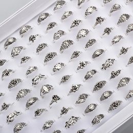 Lots en vrac 50pcs Antique Silver Multi-Styles Mélangez Anneau pour les femmes vintage dames fleur de mode Ring Retro Jewelry 240416