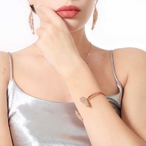 Precio a granel nuevo brazalete de cristal blanco único para mujer pulseras brazaletes joyería Q0719