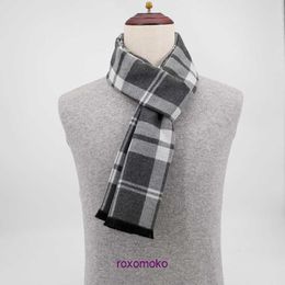 Bur home Boutique écharpe en peluche en vente Hommes Nouveau Hiver Automne Cachemire Affaires Jacquard Checker Coréen Cou Écharpe Hommes