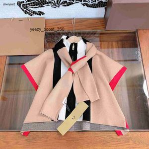 Burberrlies Luxury Cloak ensemble pour filles Veste bébé à rayures multicolores Taille 100-160 Conception demi-zip Poncho et écharpe de haute qualité Oct20