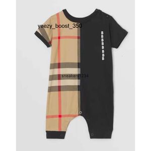 Burberrlies pasgeboren designer baby meisjes en jongens rompertjes katoenen jumpsuits met korte mouwen kinderkleding merk letter print baby baby romper kinderen zwart wit