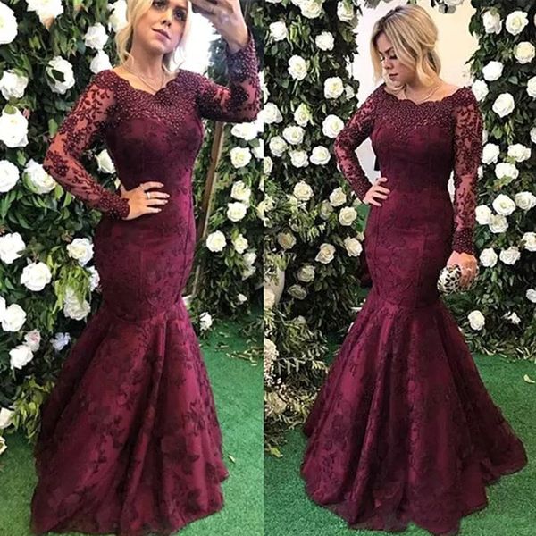 Borgoña Vestidos formales de noche elegantes 2019 Perlas Encaje Bateau Ilusión Manga larga Novio Vestido para madre de la novia Vestido de fiesta formal de encaje