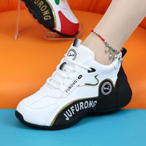 Sneakers Chaussures décontractées noires Balengiaga Luxury Aqua Yellow Brown Red Bottoms Designer blanc vert tennis Ivory Paris Scarpe triple plate-forme rose